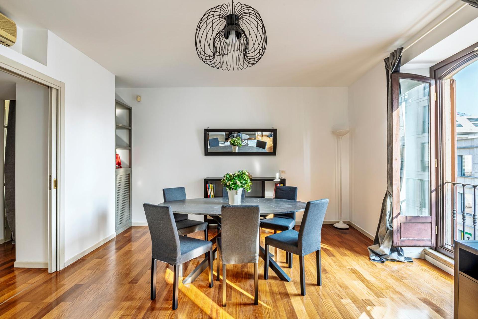 Elegant 2 Bedrooms Apartments Near Duomo มิลาน ภายนอก รูปภาพ