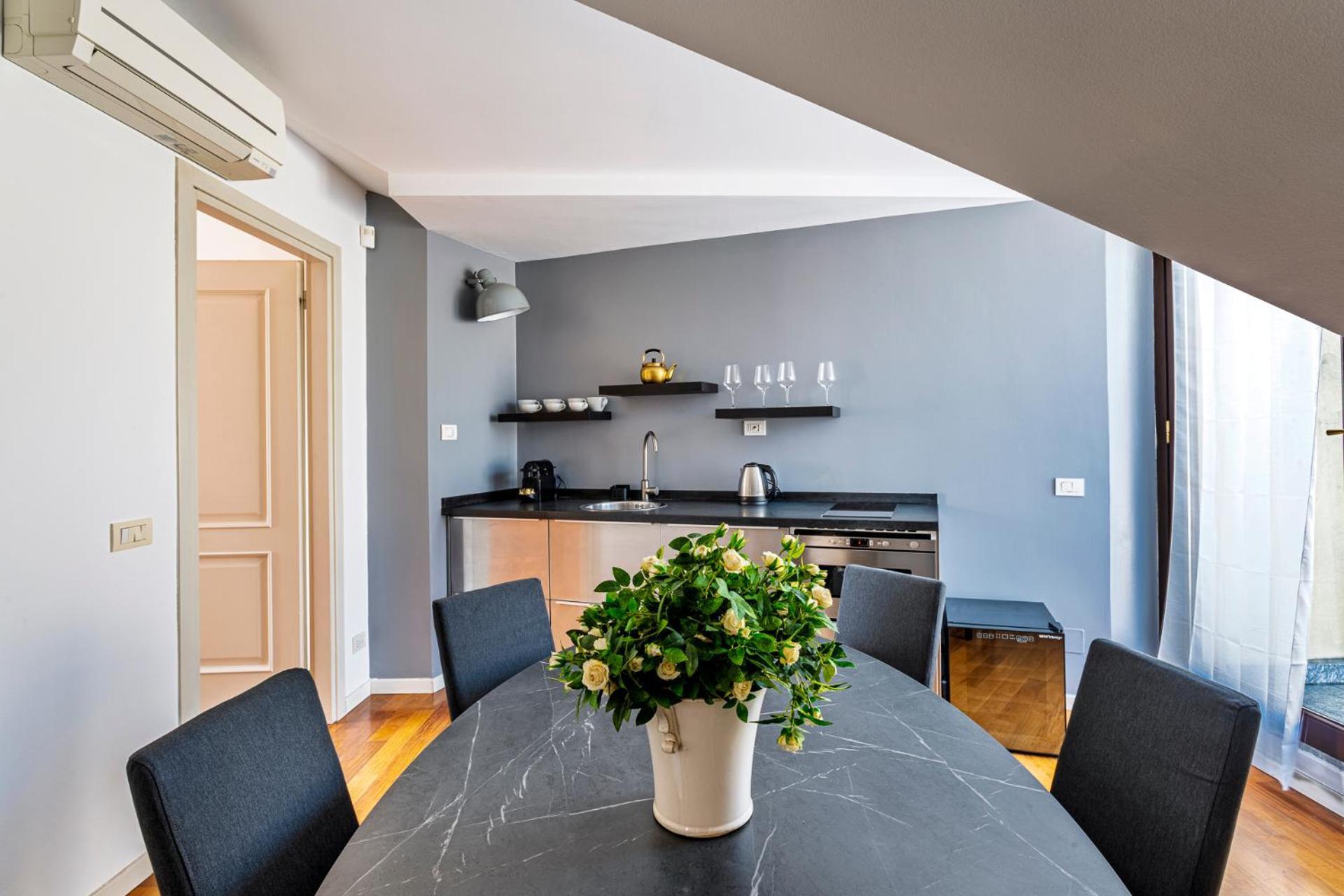 Elegant 2 Bedrooms Apartments Near Duomo มิลาน ภายนอก รูปภาพ