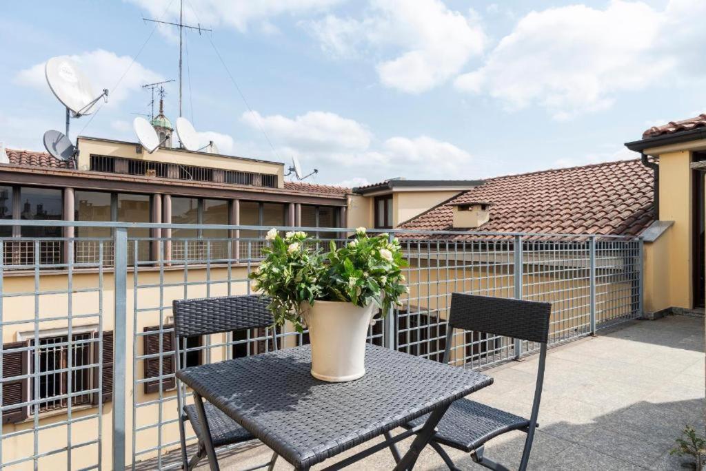 Elegant 2 Bedrooms Apartments Near Duomo มิลาน ภายนอก รูปภาพ
